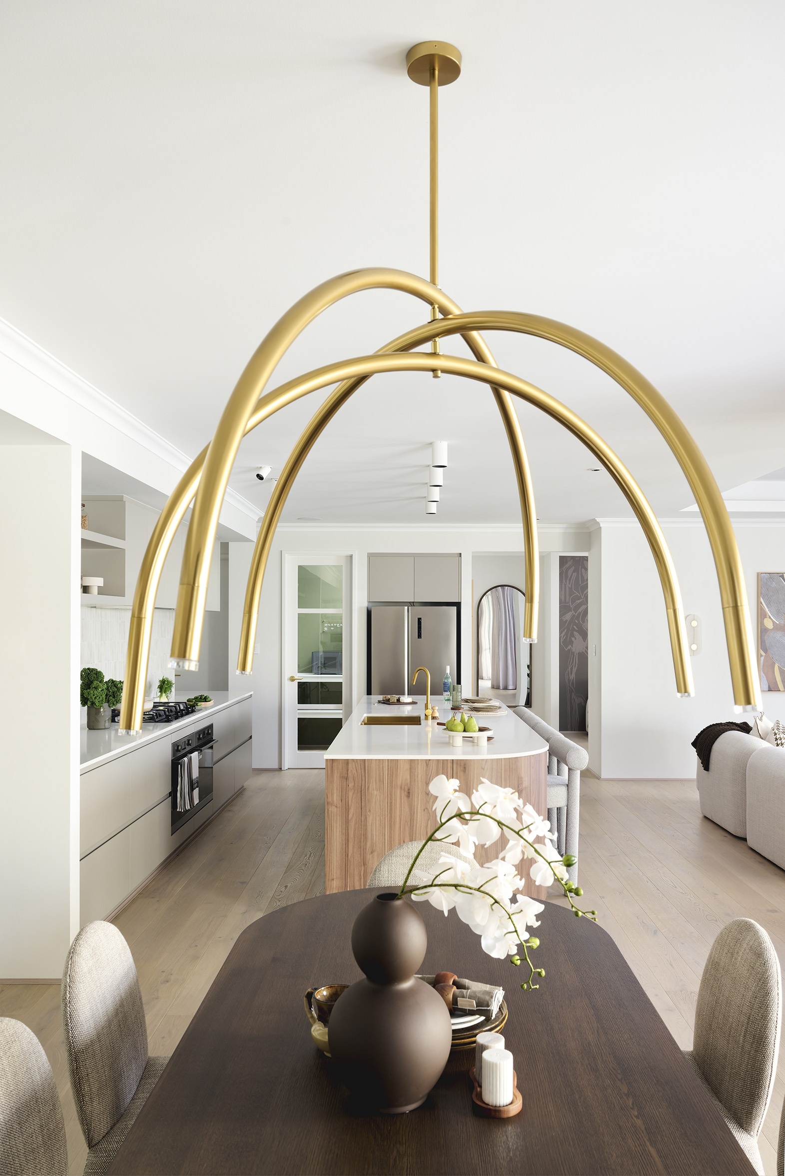 Open Plan Kitchen and Dining Accent Lighting
